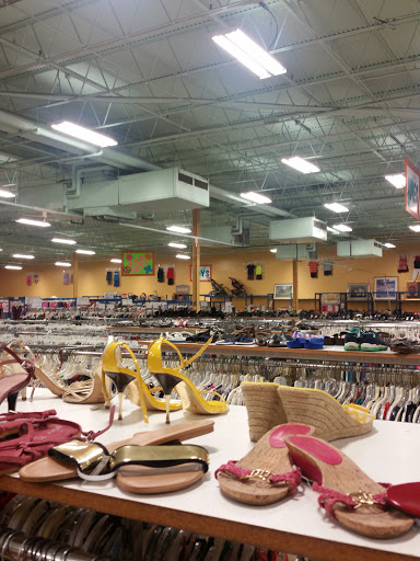 Thrift Store «Community Thrift Stores», reviews and photos, 1047 SE Military Dr, San Antonio, TX 78214, USA