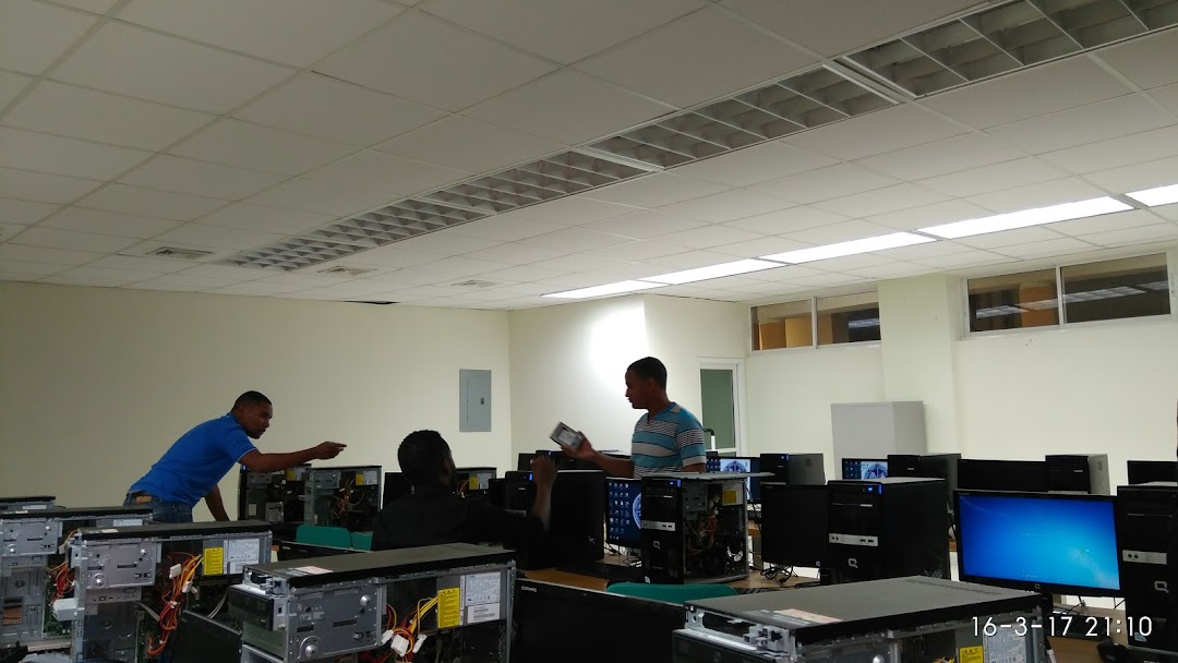 Laboratorio Informática CURO-UASD