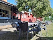 DH restaurante Morales del Vino( terraza en la piscina) en Morales del Vino