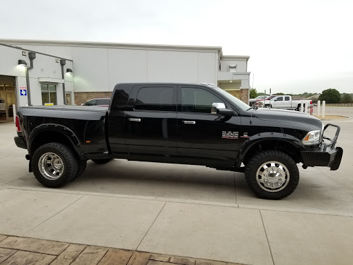 Car Dealer «Mike Brown Chrysler Dodge Jeep», reviews and photos, 4970 E Hwy 377, Granbury, TX 76049, USA