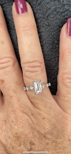 Jewelry Store «Premier Jewelers», reviews and photos, 9810 Baymeadows Rd #11, Jacksonville, FL 32256, USA