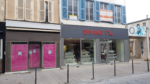 Divine à Châlons-en-Champagne