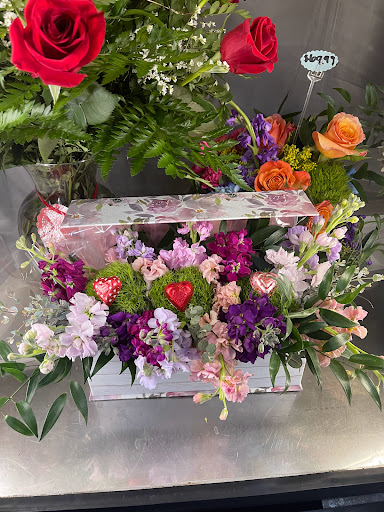 Florist «Artistic Florist Of Tampa», reviews and photos, 2509 W Busch Blvd, Tampa, FL 33618, USA