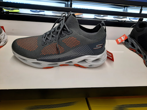 Skechers Factory Outlet - Moti Nagar, New Delhi