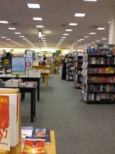 Book Store «Barnes & Noble Booksellers Hillside Village», reviews and photos, 305 Farm to Market Road 1382 #520, Cedar Hill, TX 75104, USA