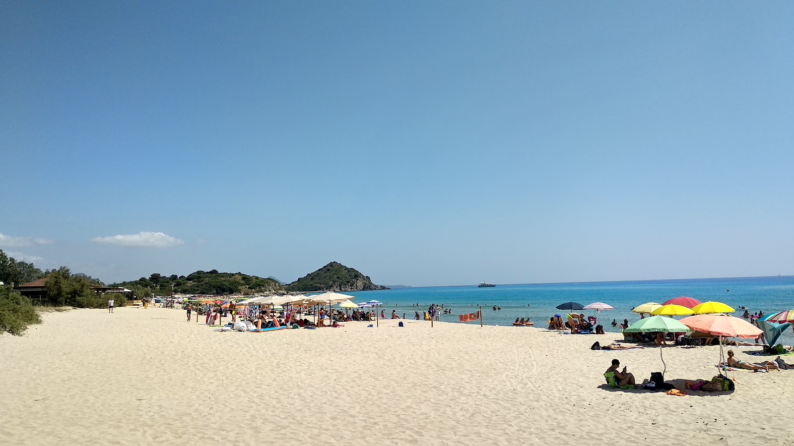 Foto von Spiaggia di Marina di San Pietro mit beiger sand Oberfläche