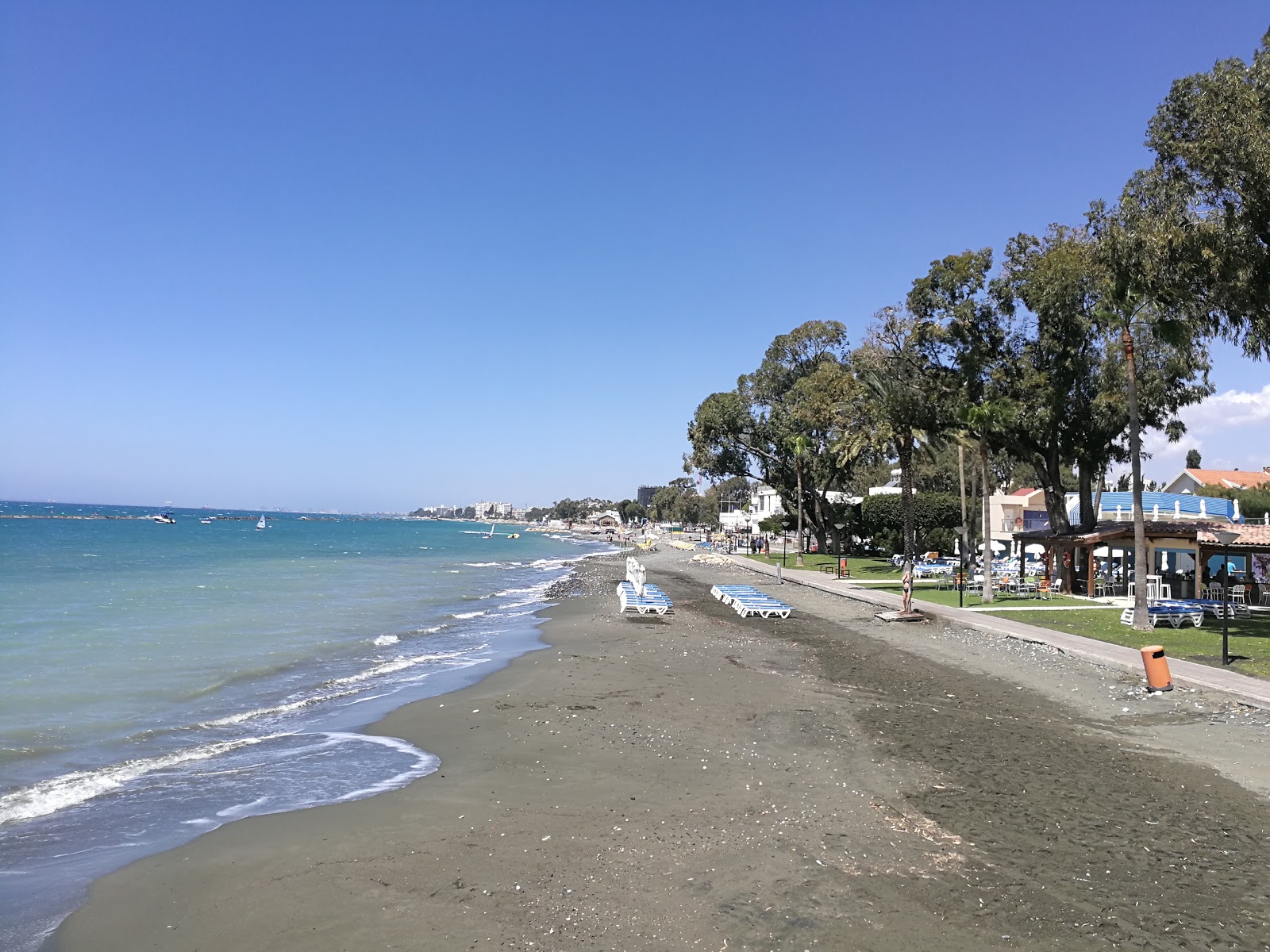 Armonia beach'in fotoğrafı geniş plaj ile birlikte