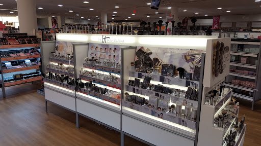 Shopping Mall «Vancouver Mall», reviews and photos, 8700 NE Vancouver Mall Dr, Vancouver, WA 98662, USA