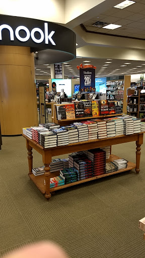 Book Store «Barnes & Noble», reviews and photos, 4010 S Tamiami Trail, Sarasota, FL 34231, USA