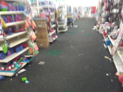 Dollar Store «Dollar Tree», reviews and photos, 1755 Mt Hood Ave #110, Woodburn, OR 97071, USA
