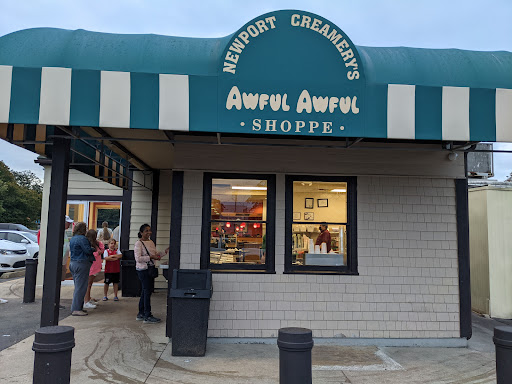 Newport Creamery, 208 W Main Rd, Middletown, RI 02842, USA, 