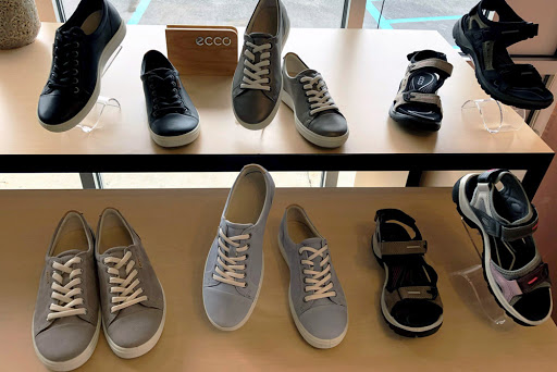 Shoe Store «VanHoecks Footwear», reviews and photos, 1144 E Paris Ave SE, Grand Rapids, MI 49546, USA