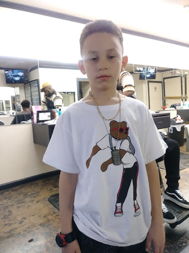 Tattoo Shop «La Familia Tattoo», reviews and photos, 208 S New Braunfels Ave, San Antonio, TX 78223, USA