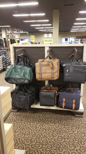 Shoe Store «DSW Designer Shoe Warehouse», reviews and photos, 17158 Redmond Way, Redmond, WA 98052, USA