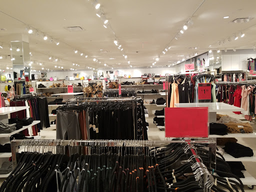 Clothing Store «F21 RED», reviews and photos, 121 Pavilion Pkwy A, Fayetteville, GA 30214, USA