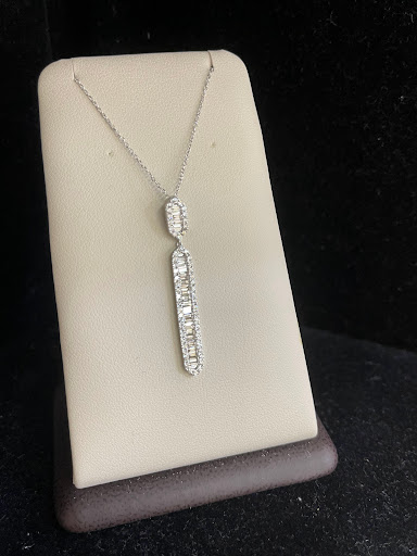 Jewelry Store «Levit Jewelers», reviews and photos, 1000 Park Blvd E, Massapequa Park, NY 11762, USA