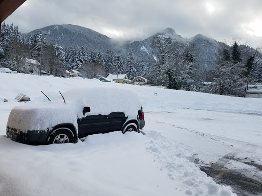 Grocery Store «Columbia Market», reviews and photos, 450 Wa Na Pa St, Cascade Locks, OR 97014, USA