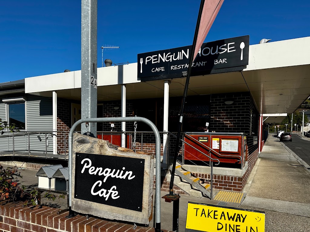 Hungry Penguin (known as Penguin House) 7316