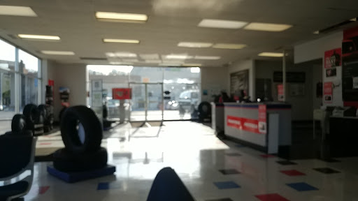 Tire Shop «Firestone Complete Auto Care», reviews and photos, 941 Fort Crook Rd N, Bellevue, NE 68005, USA
