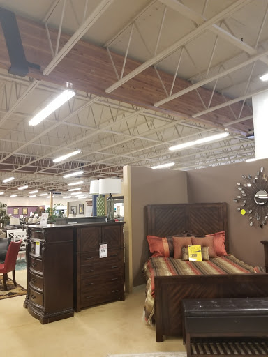 Furniture Store «JR Furniture Hillsboro», reviews and photos, 6101 SE Tualatin Valley Hwy, Hillsboro, OR 97123, USA