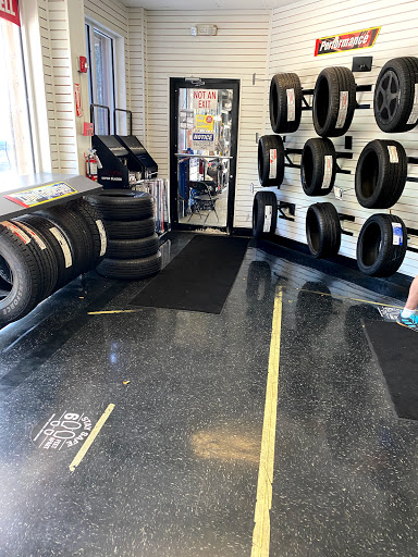 Tire Shop «Tires Plus», reviews and photos, 15907 Pines Blvd, Pembroke Pines, FL 33027, USA