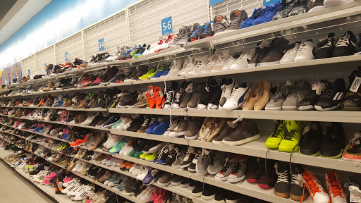 Clothing Store «Ross Dress for Less», reviews and photos, 13855 Outlet Dr, Silver Spring, MD 20904, USA