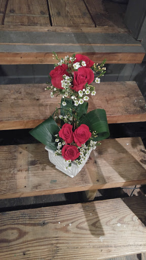 Florist «Platform 322», reviews and photos, 322 W Main St, Lexington, IL 61753, USA