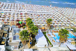 Bagni Giorgio 110 La Spiaggia Del Cuore image