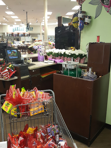 Grocery Store «Kroger», reviews and photos, 26130 Gratiot Ave, Roseville, MI 48066, USA