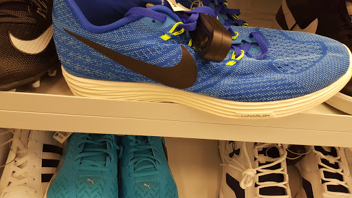 Clothing Store «Ross Dress for Less», reviews and photos, 14659 Cumberland Gap Pkwy, Corbin, KY 40701, USA