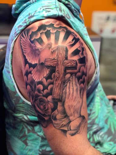 Tattoo Shop «Black Heart Tattoo», reviews and photos, 1926 Hudson Bridge Rd, Stockbridge, GA 30281, USA