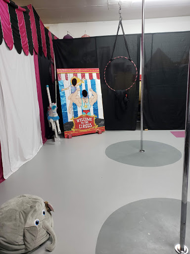 Dance School «The Toy Box Pole Dance Studio - call for a full class schedule.», reviews and photos, 11006 Pacific Ave S, Tacoma, WA 98444, USA