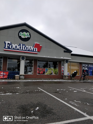 Grocery Store «Ferreira Foodtown of Hicksville», reviews and photos, 520 S Broadway, Hicksville, NY 11801, USA