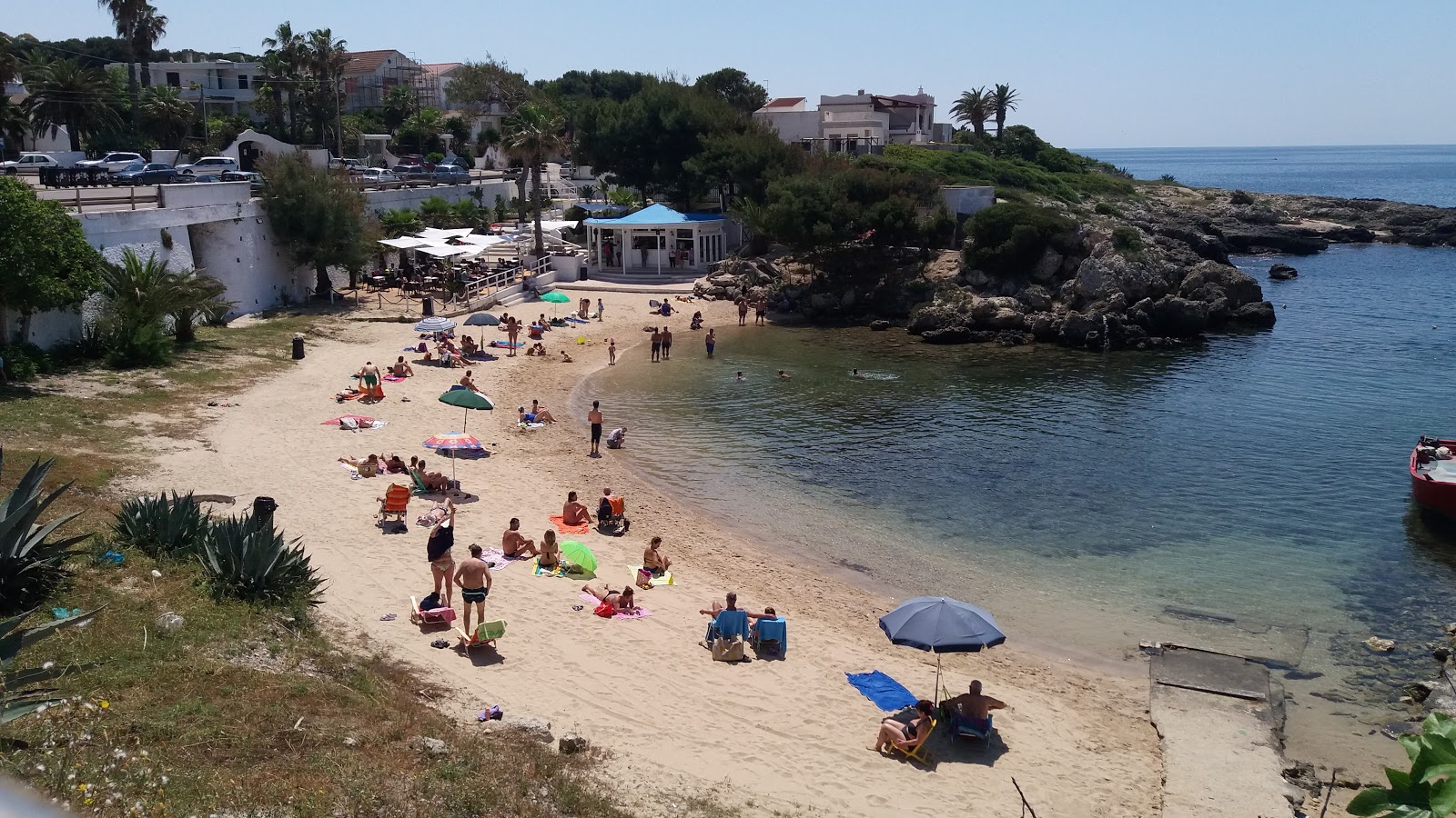 Spiaggia di Luogovivo'in fotoğrafı kahverengi kum yüzey ile