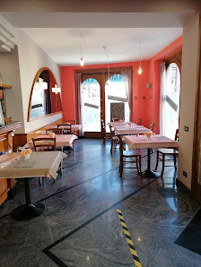 Ristorante Pizzeria Vittoria da Tiziano e Marika Via Arturo Tosi, 2, 24020 Rovetta BG, Italia