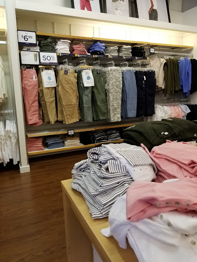 Clothing Store «Banana Republic», reviews and photos, 241 Fort Evans Rd NE, Leesburg, VA 20176, USA