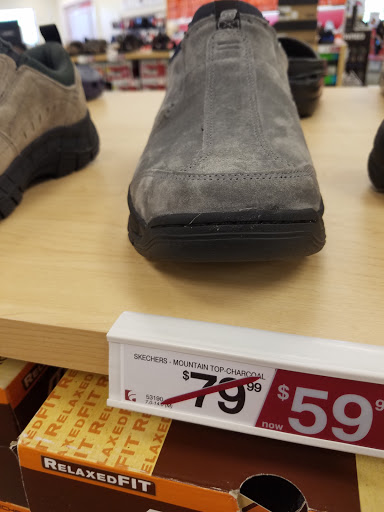 Shoe Store «Famous Footwear», reviews and photos, 2775 E Bidwell St, Folsom, CA 95630, USA