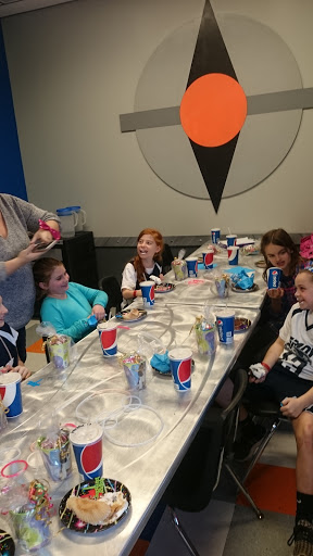 Donut Shop «Amazin Glazin Donuts», reviews and photos, 515 N Mulberry St, Elizabethtown, KY 42701, USA