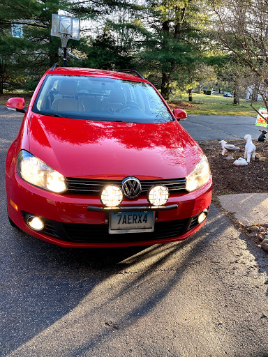 Volkswagen Dealer «Mitchell Volkswagen», reviews and photos, 51 Albany Turnpike, Canton, CT 06019, USA
