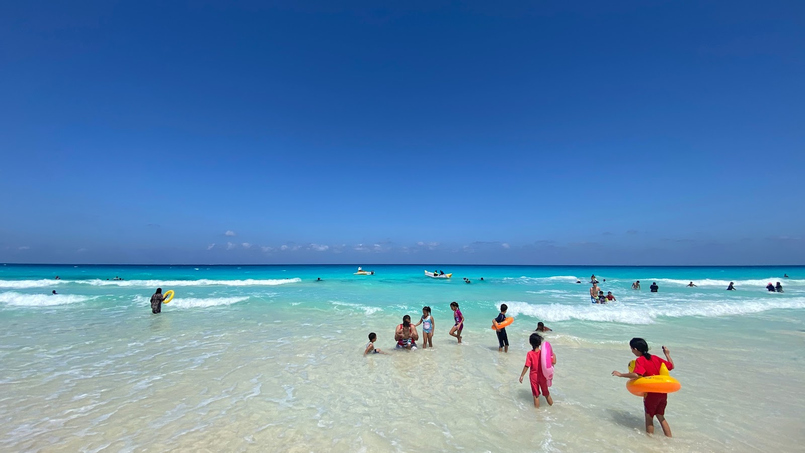 Foto von Dora Al Abyad Beach annehmlichkeitenbereich
