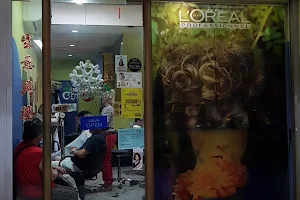 Hairsolutions (Unisex) Hairdressing Salon image