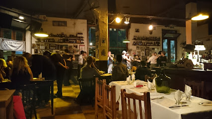 Bar Notable LOS LAURELES - Av. Gral. Tomás de Iriarte 2290, B1277 Buenos Aires, Provincia de Buenos Aires, Argentina