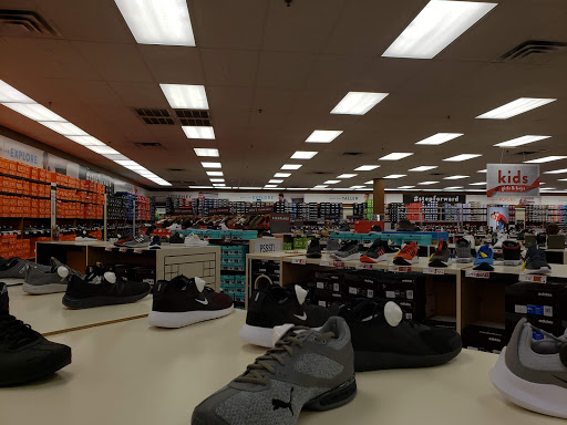Shoe Store «Famous Footwear», reviews and photos, 8254 Agora Pkwy, Selma, TX 78154, USA