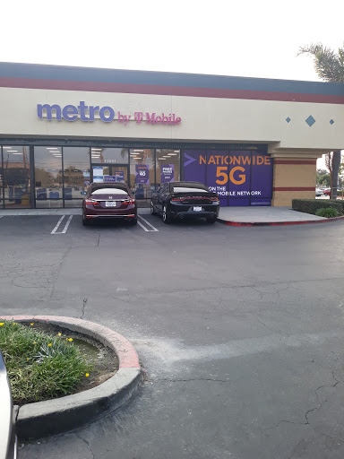 Cell Phone Store «MetroPCS Corporate Store», reviews and photos, 11091 Beach Blvd, Stanton, CA 90680, USA