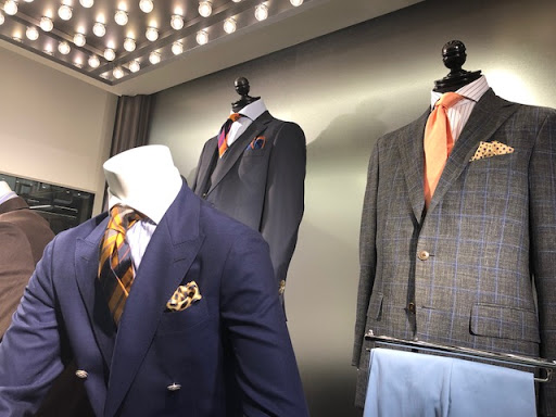 Stores to buy women's wedding trouser suits Tokyo