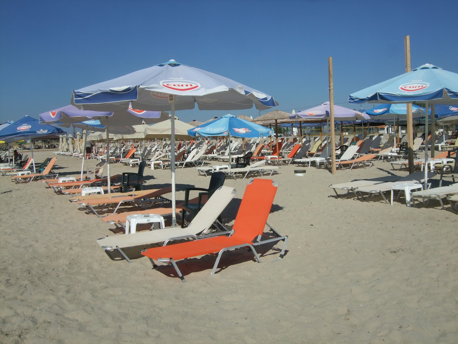 Fotografie cu Mangana beach - locul popular printre cunoscătorii de relaxare