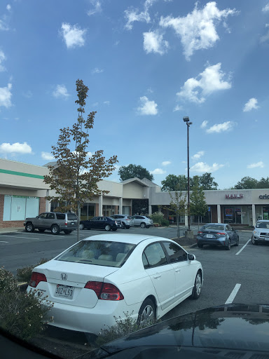 Shopping Mall «Pines Shopping Center», reviews and photos, 650 Elden St, Herndon, VA 20170, USA