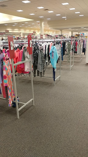 Clothing Store «Burlington Coat Factory», reviews and photos, 900 Commons Dr #414, Dothan, AL 36303, USA