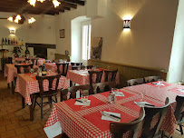 Atmosphère du Bistro Restaurant La Béalière à Vallées-d'Antraigues-Asperjoc - n°1