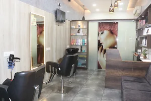 Eminence Salon & Academy image